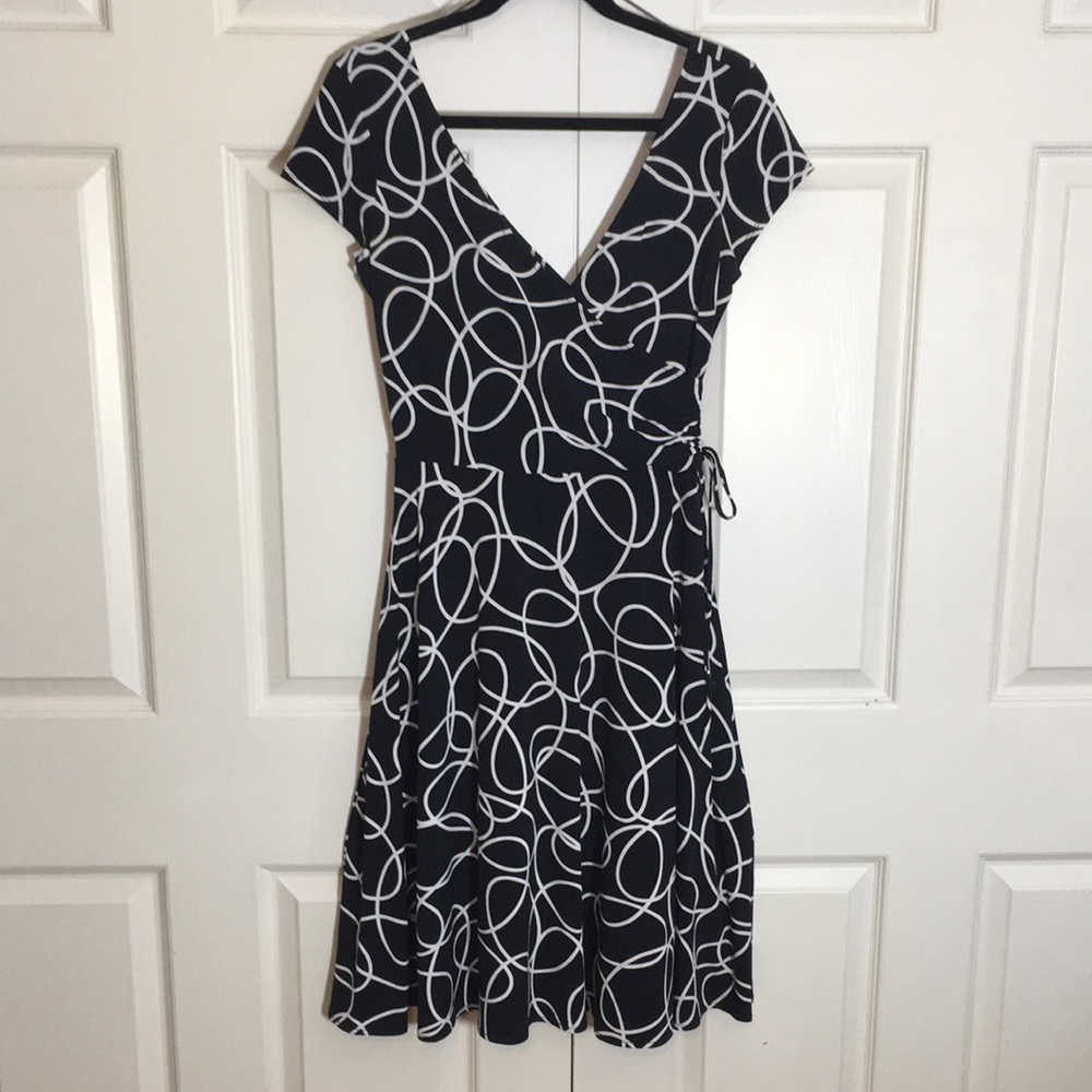 Swirl Print Wrap Top Dress - Wrinkle Resistant - Size 8